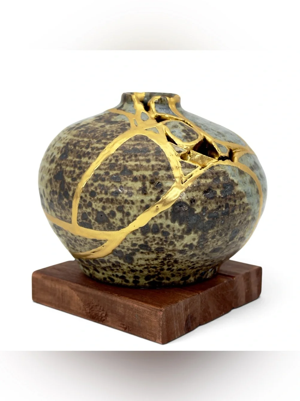Kintsugi Vase Handmade Pottery Gold Crack Art Personal Growth Gift